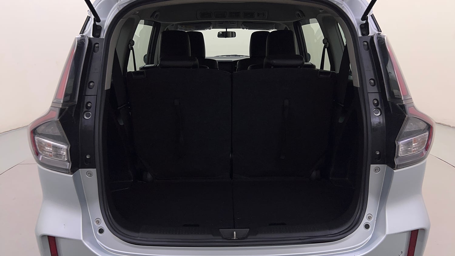 Used 2023 Maruti Suzuki XL6 Alpha MT Petrol Petrol Manual interior DICKY INSIDE VIEW