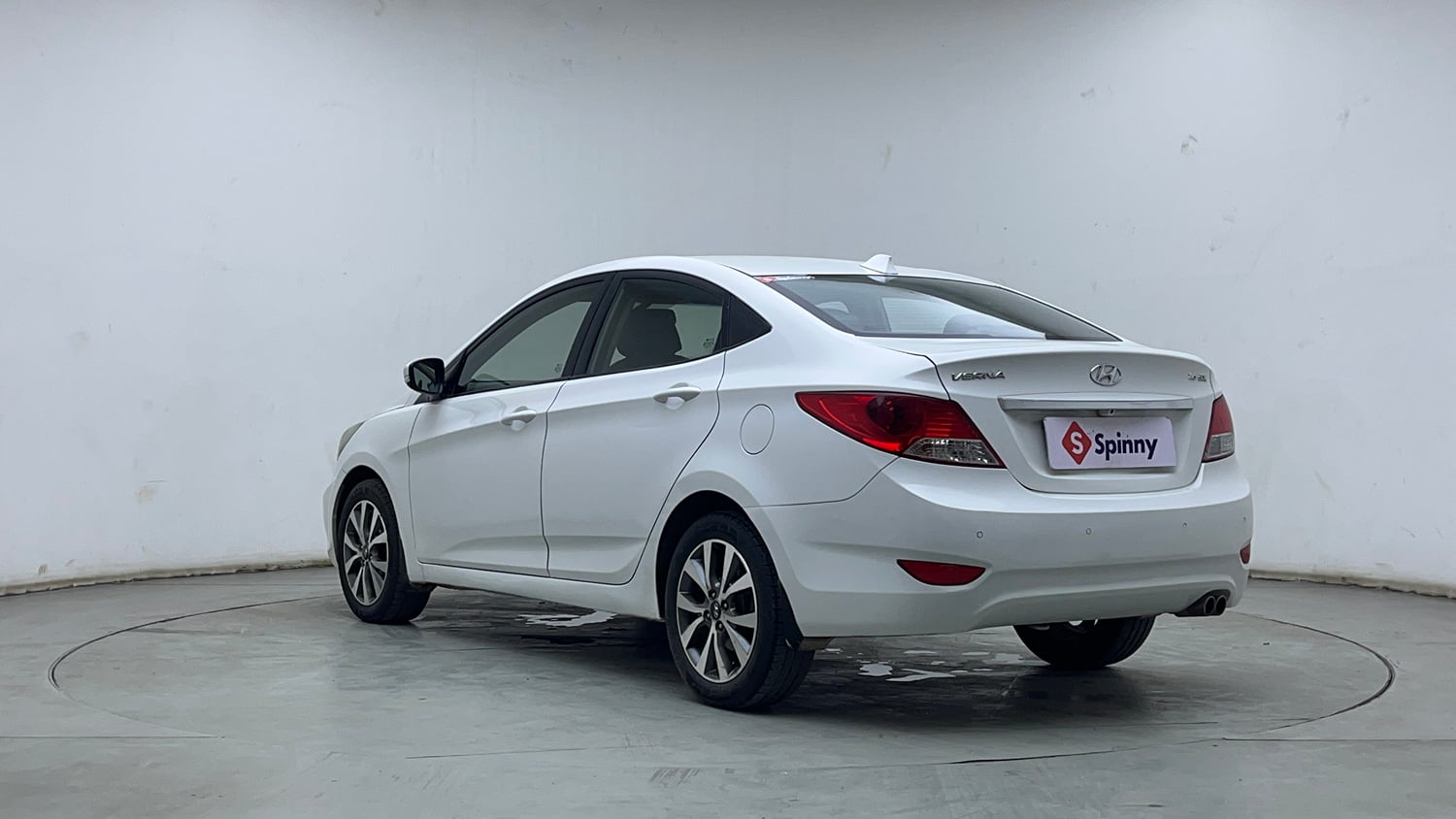 Used 2015 Hyundai Verna Fluidic 1.6 VTVT SX Petrol Manual exterior LEFT REAR CORNER VIEW
