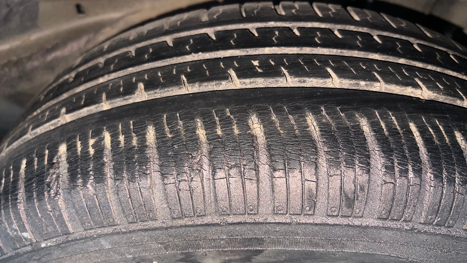 Used 2018 Tata Tiago Revotron XTA Petrol Automatic tyres LEFT REAR TYRE TREAD VIEW