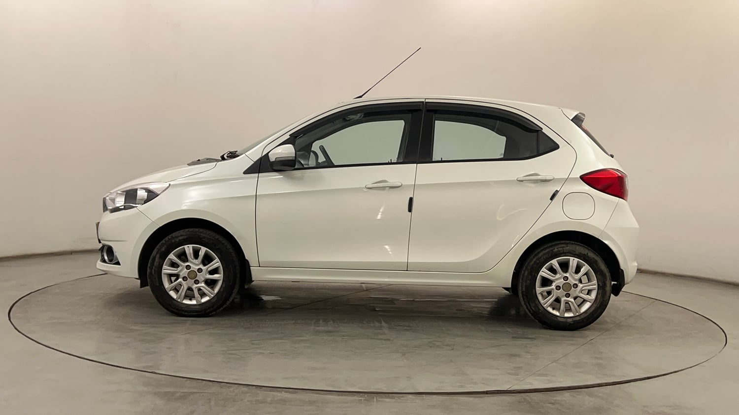 Used 2018 Tata Tiago Revotron XZ Petrol Manual exterior LEFT SIDE VIEW