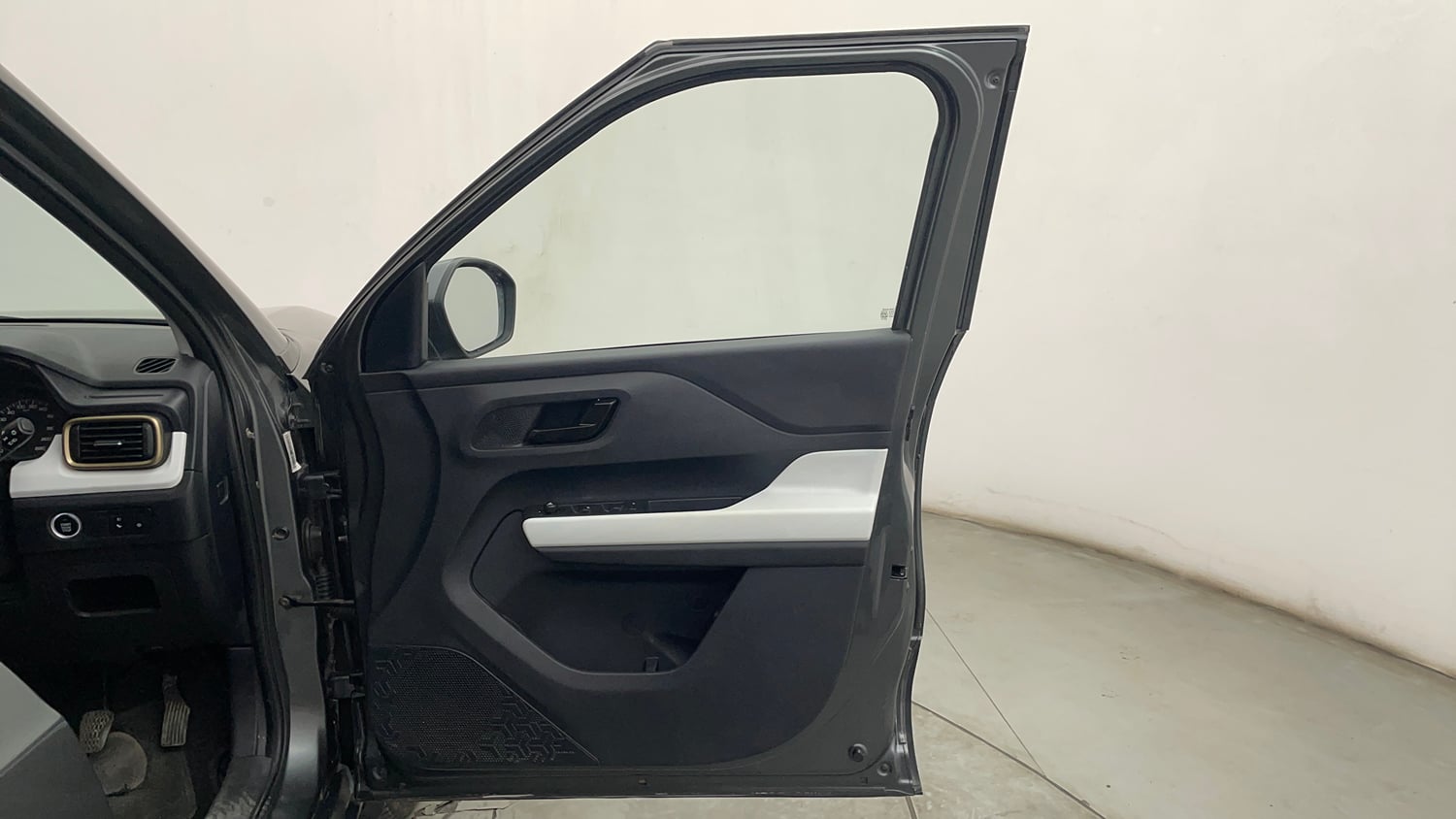 Used 2023 Tata Punch Accomplished MT Petrol Manual interior RIGHT FRONT DOOR OPEN VIEW
