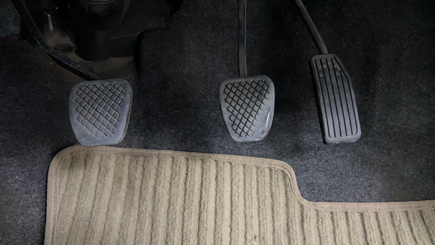Used 2015 Honda Amaze 1.2 S i-VTEC Petrol Manual interior PEDALS VIEW