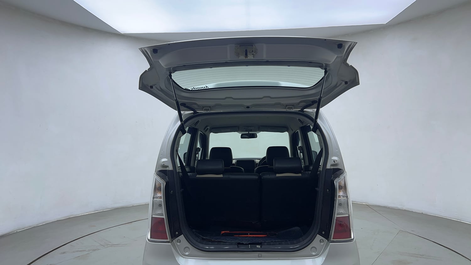 Used 2018 Maruti Suzuki Wagon R VXI+ (O) Petrol Manual interior DICKY DOOR OPEN VIEW