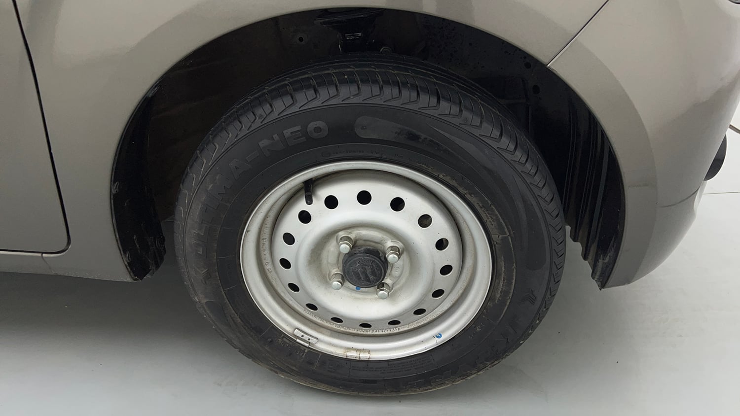 Used 2025 Maruti Suzuki Wagon R LXI 1.0 CNG Cng Manual tyres RIGHT FRONT TYRE RIM VIEW
