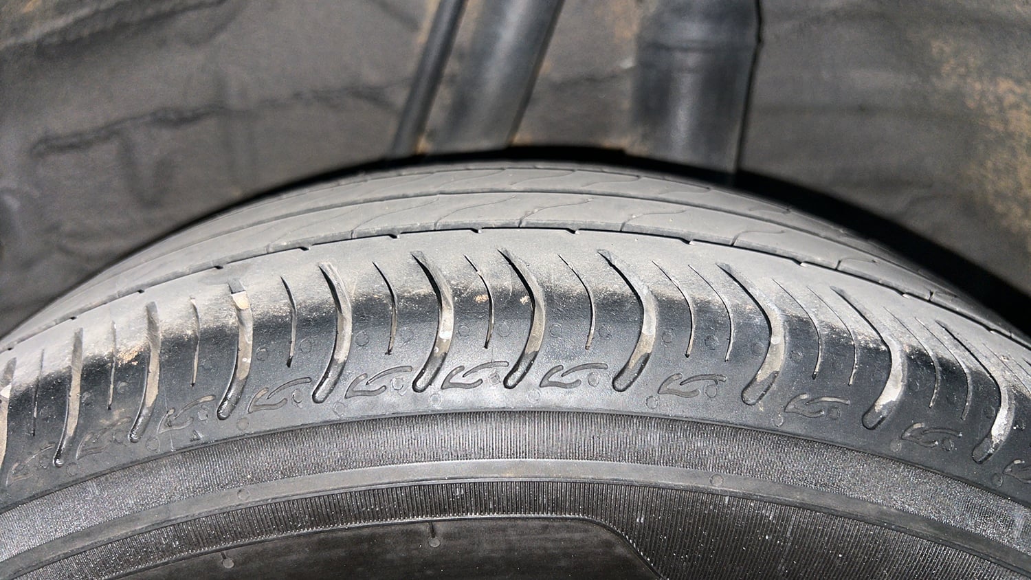 Used 2019 Honda Amaze 1.2 VX CVT Petrol Petrol Automatic tyres LEFT REAR TYRE TREAD VIEW