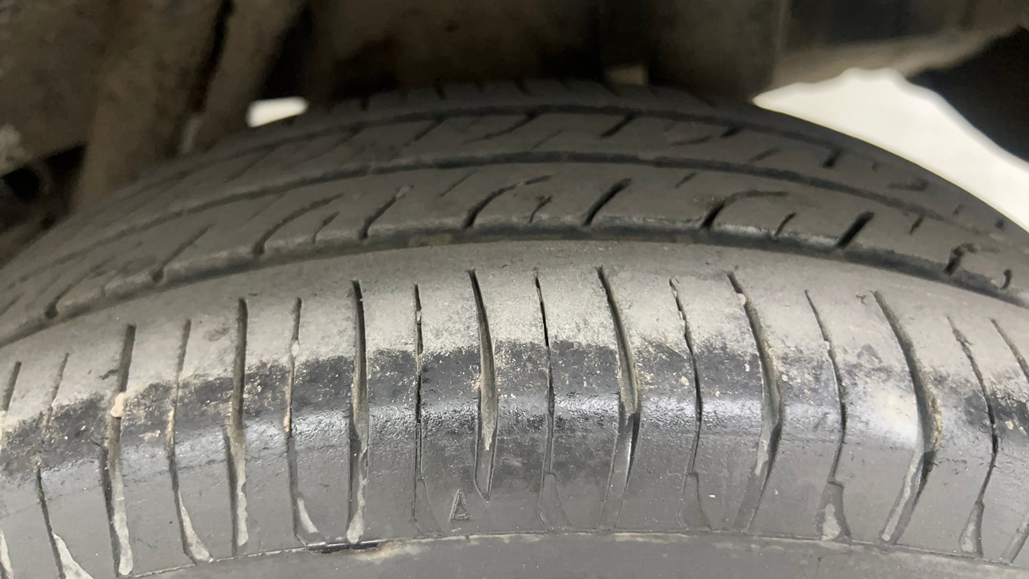 Used 2017 Mahindra KUV100 K6 D 6 STR Diesel Manual tyres LEFT REAR TYRE TREAD VIEW
