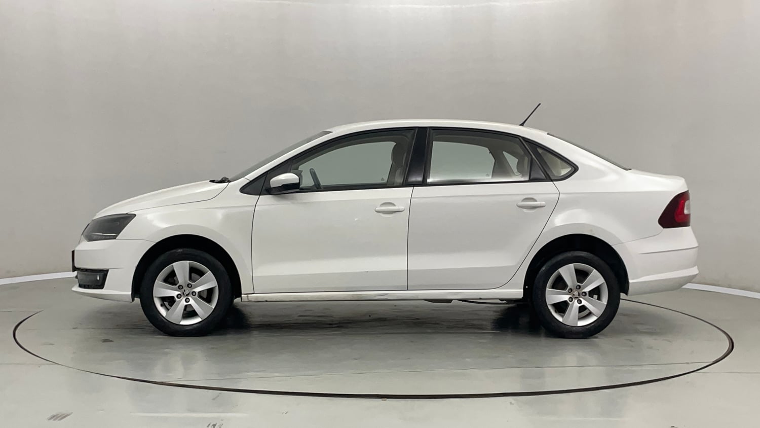 Used 2019 Skoda Rapid Ambition 1.6 MPI AT Petrol Automatic exterior LEFT SIDE VIEW