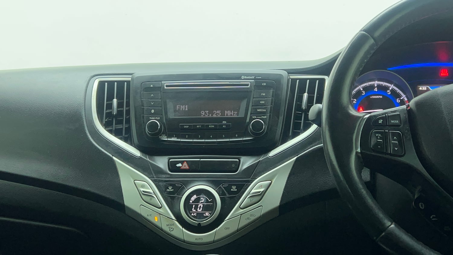 Used 2016 Maruti Suzuki Baleno Zeta 1.2 AT Petrol Automatic top_features Integrated (in-dash) music system