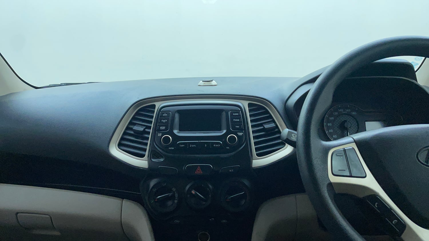 Used 2021 Hyundai Santro Magna Petrol Manual interior MUSIC SYSTEM & AC CONTROL VIEW