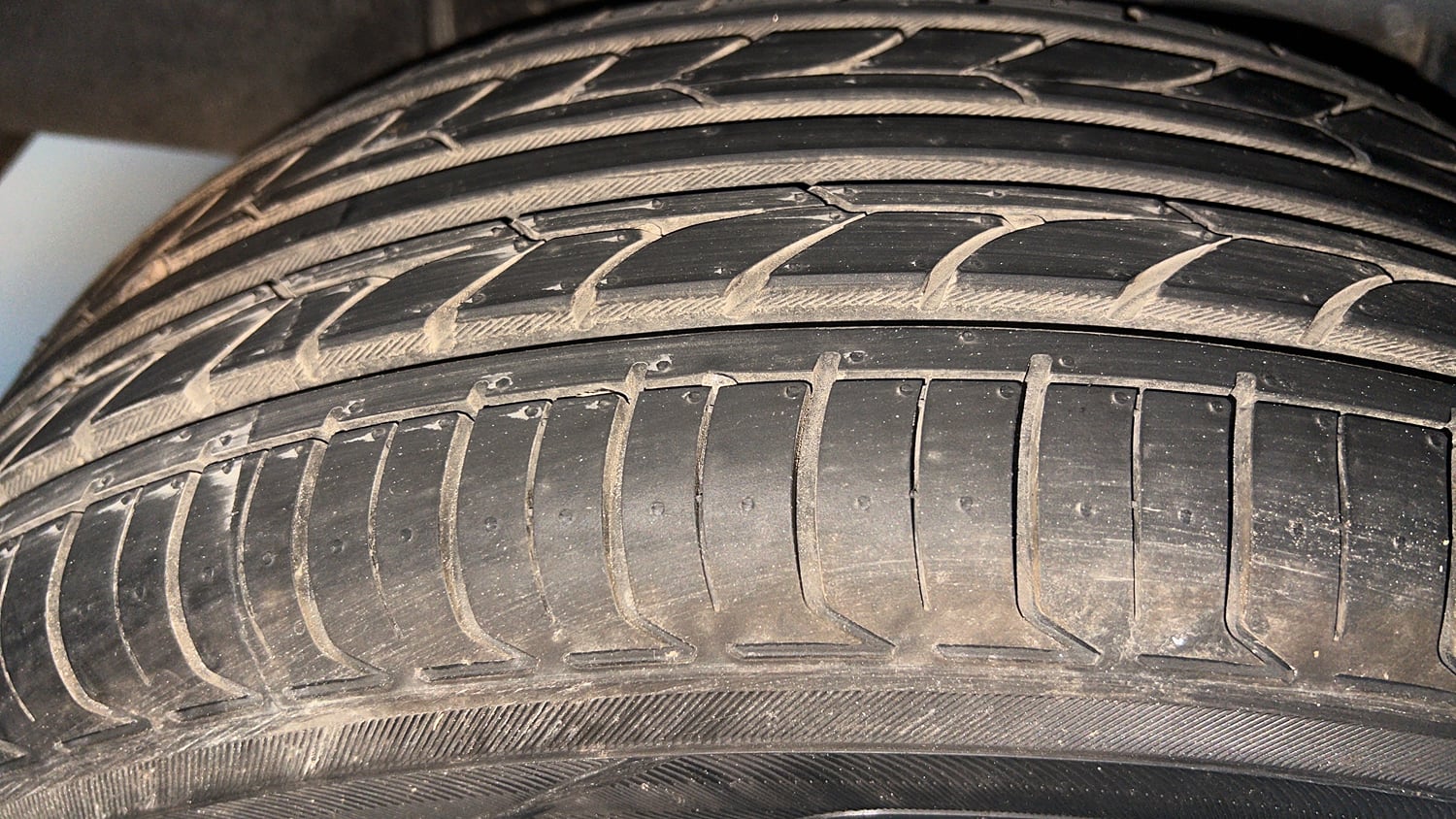 Used 2022 Nissan Magnite XE Petrol Manual tyres RIGHT REAR TYRE TREAD VIEW