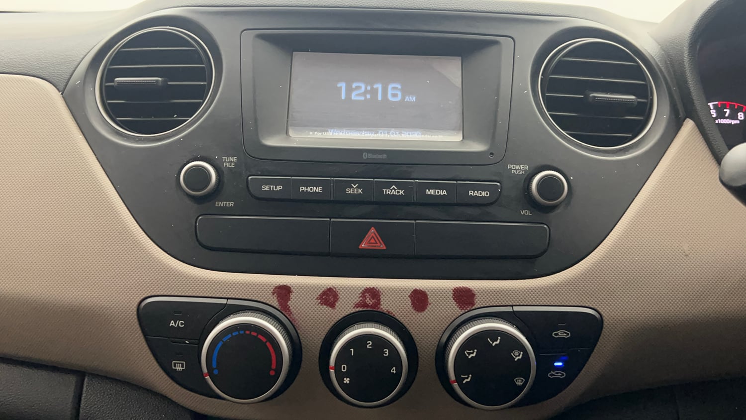 Used 2017 Hyundai Grand i10 Sportz 1.2 Kappa VTVT Petrol Manual top_features Integrated (in-dash) music system