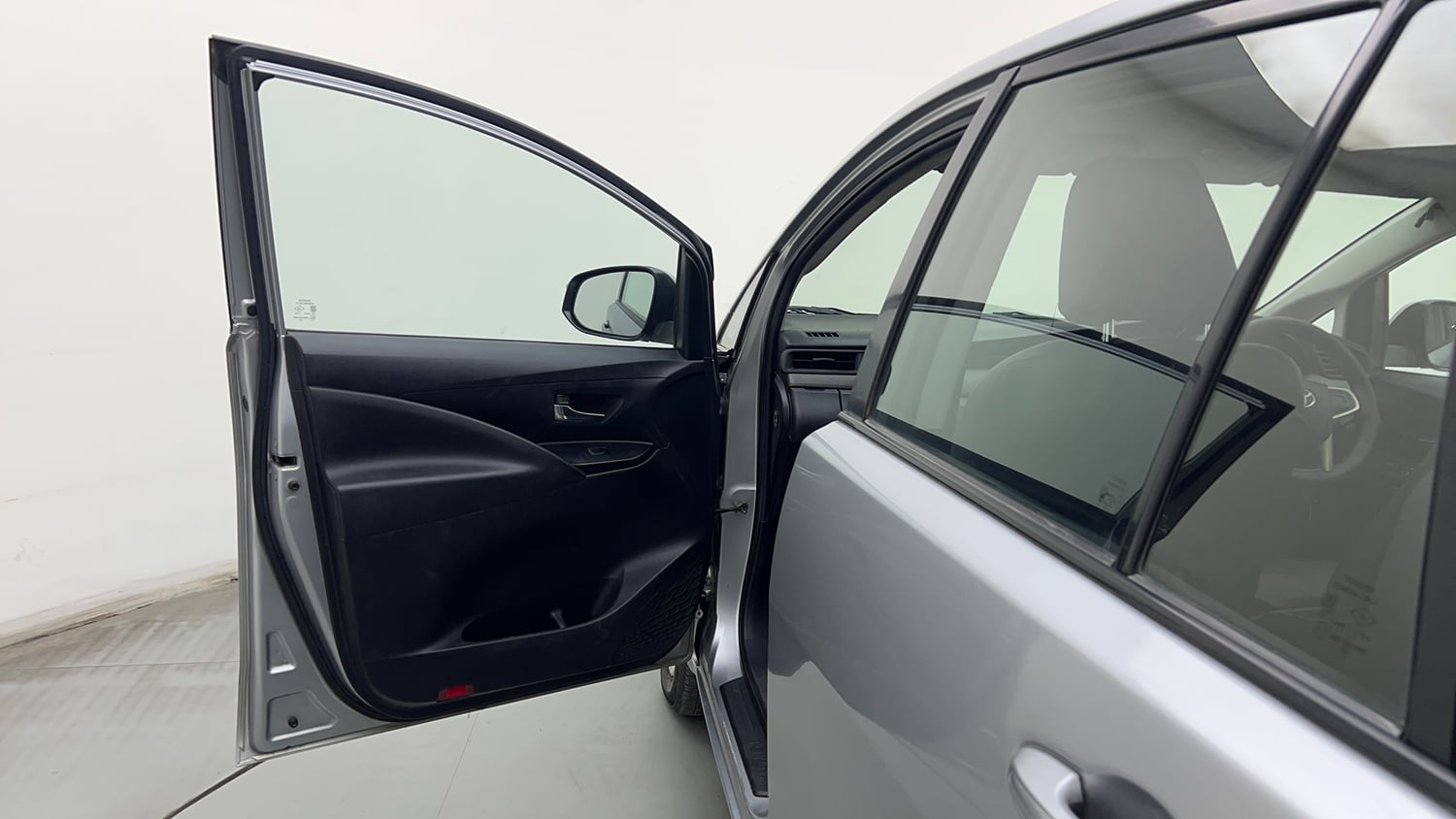 Used 2018 Toyota Innova Crysta 2.4 G 7 STR Diesel Manual interior LEFT FRONT DOOR OPEN VIEW