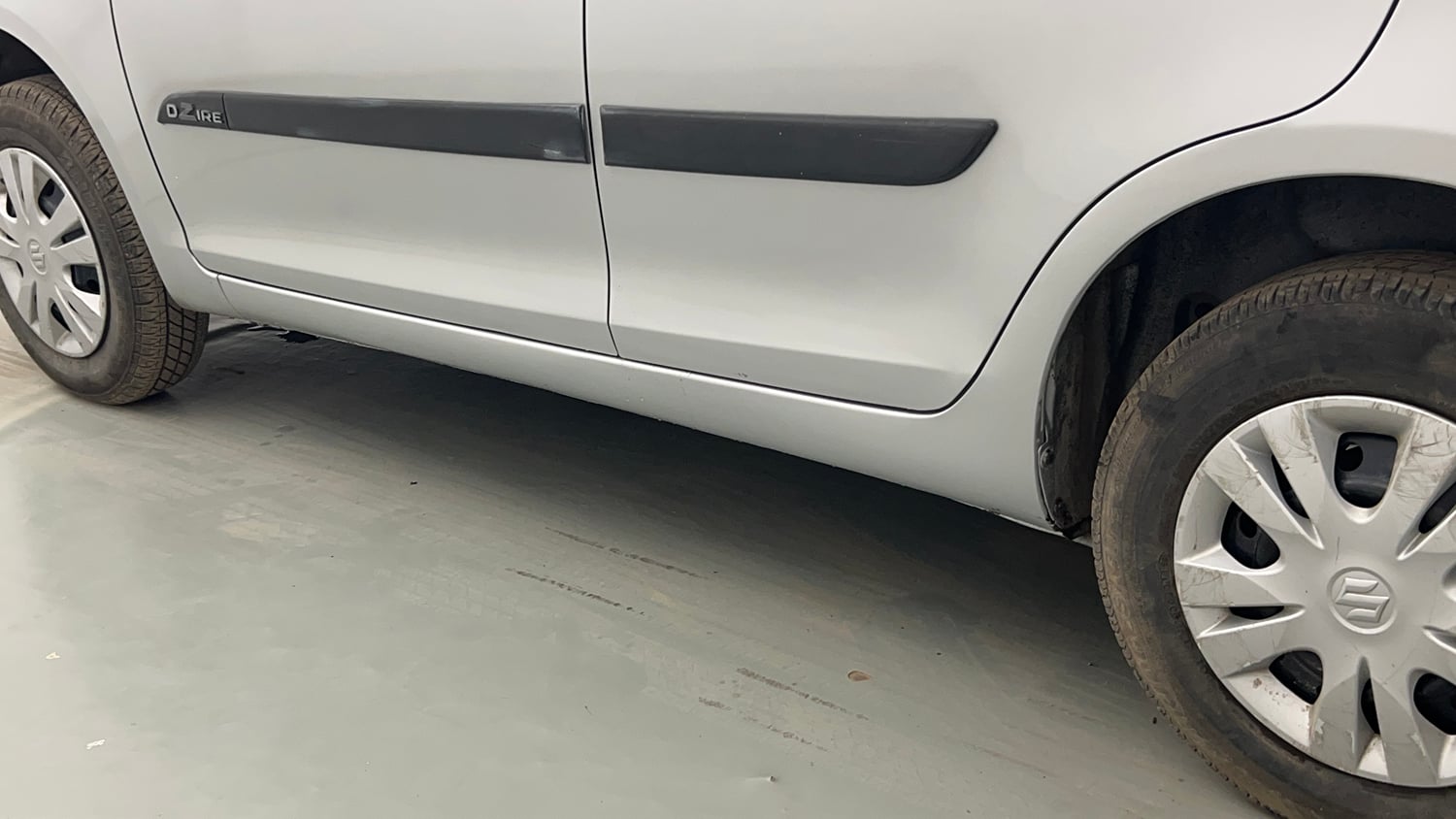 Used 2012 Maruti Suzuki Swift Dzire VXI Petrol Manual dents MINOR DENT