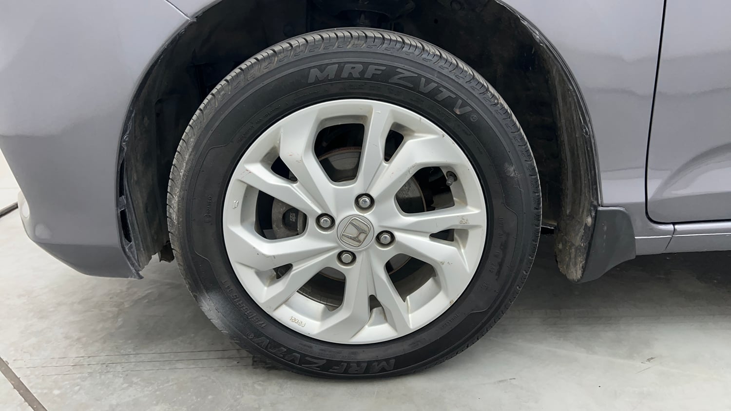 Used 2019 Honda Amaze 1.2 VX CVT Petrol Petrol Automatic tyres LEFT FRONT TYRE RIM VIEW