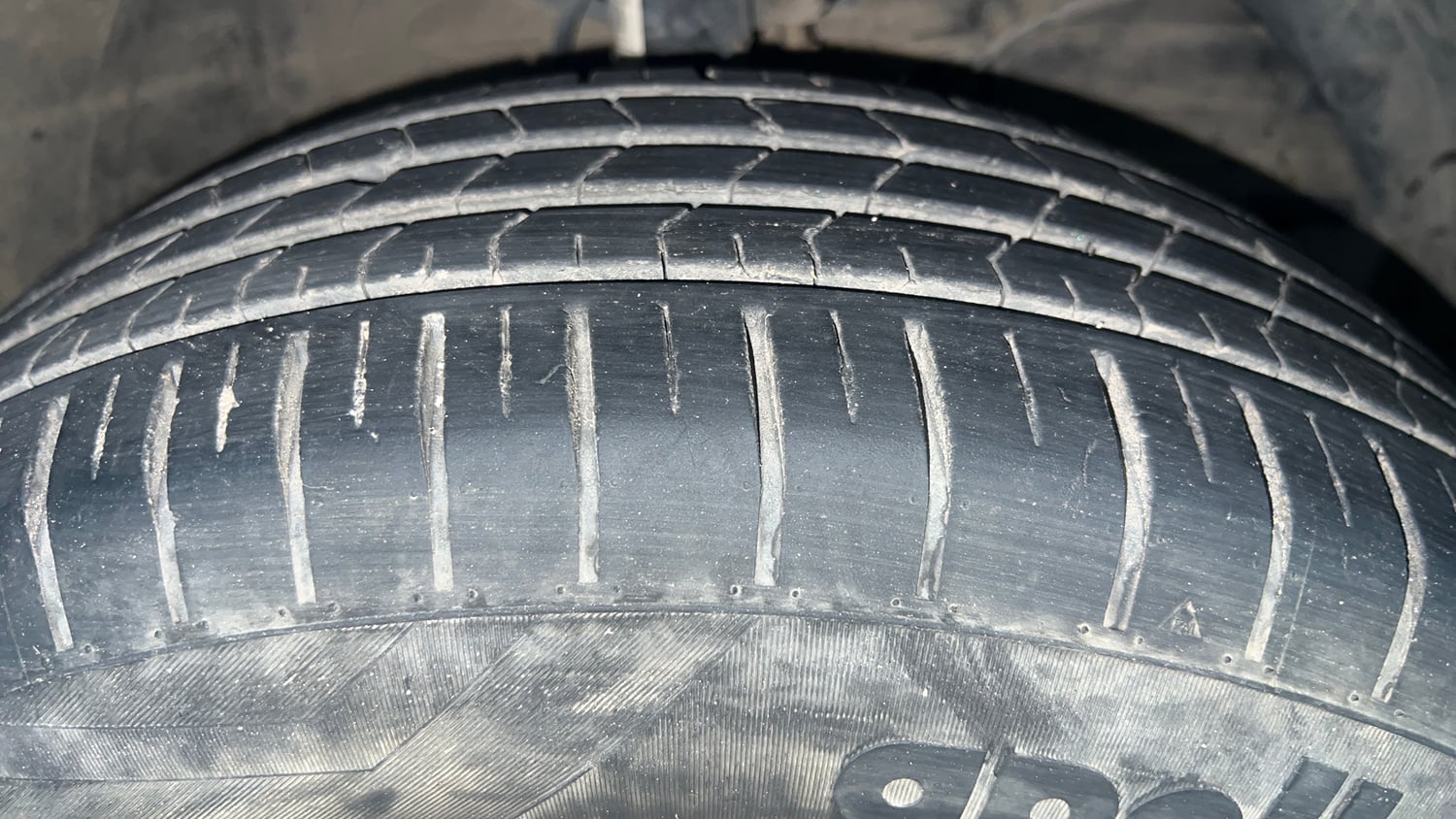 Used 2023 Maruti Suzuki Baleno Sigma MT Petrol Manual tyres RIGHT FRONT TYRE TREAD VIEW