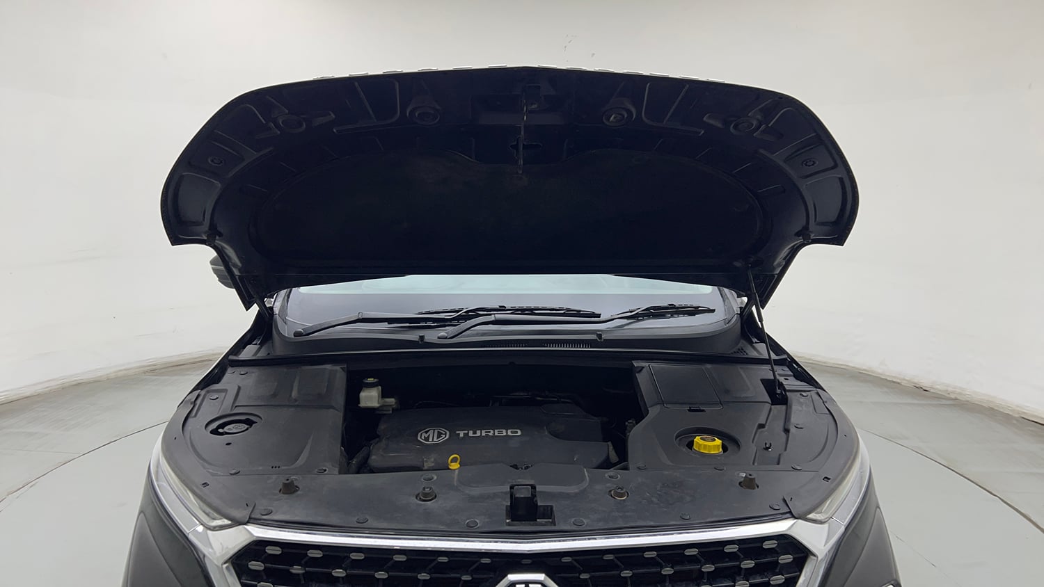 Used 2022 MG Motors Hector Sharp 2.0 Diesel Turbo MT Diesel Manual engine ENGINE & BONNET OPEN FRONT VIEW