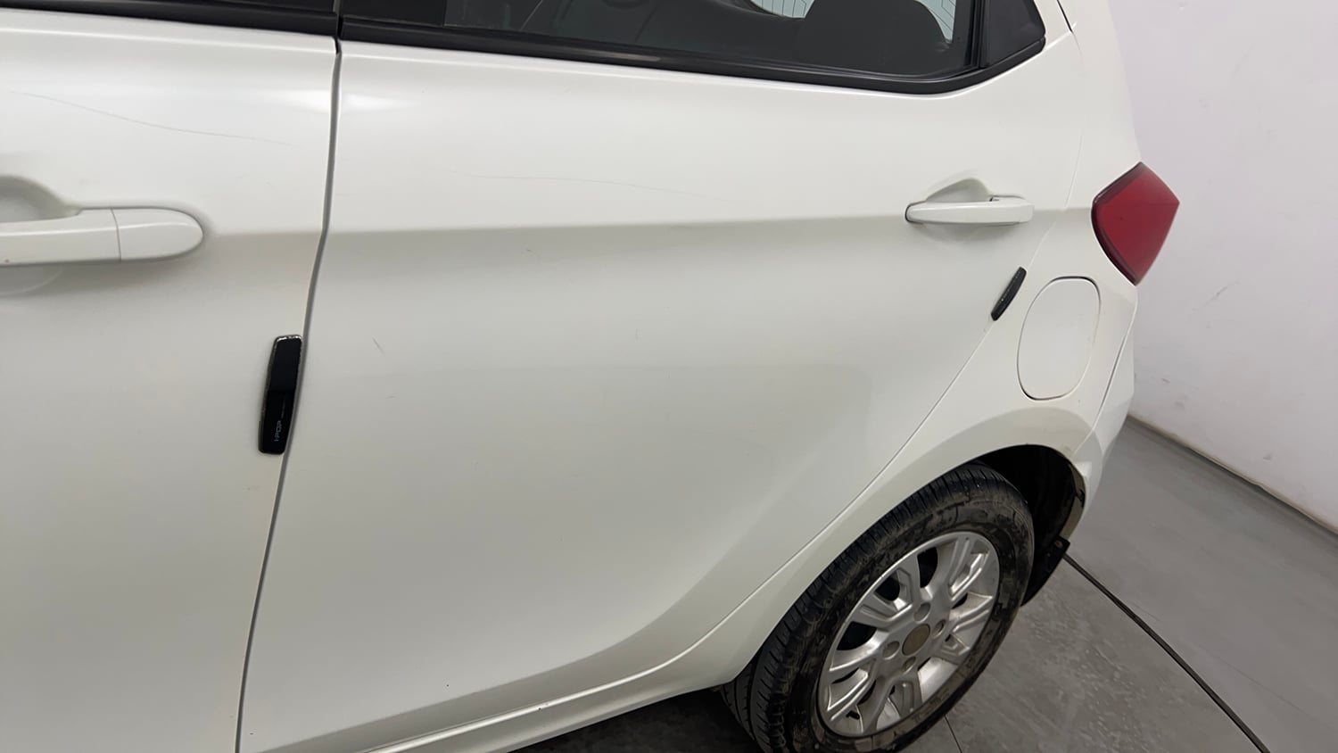 Used 2018 Tata Tiago Revotron XZ Petrol Manual dents MINOR DENT