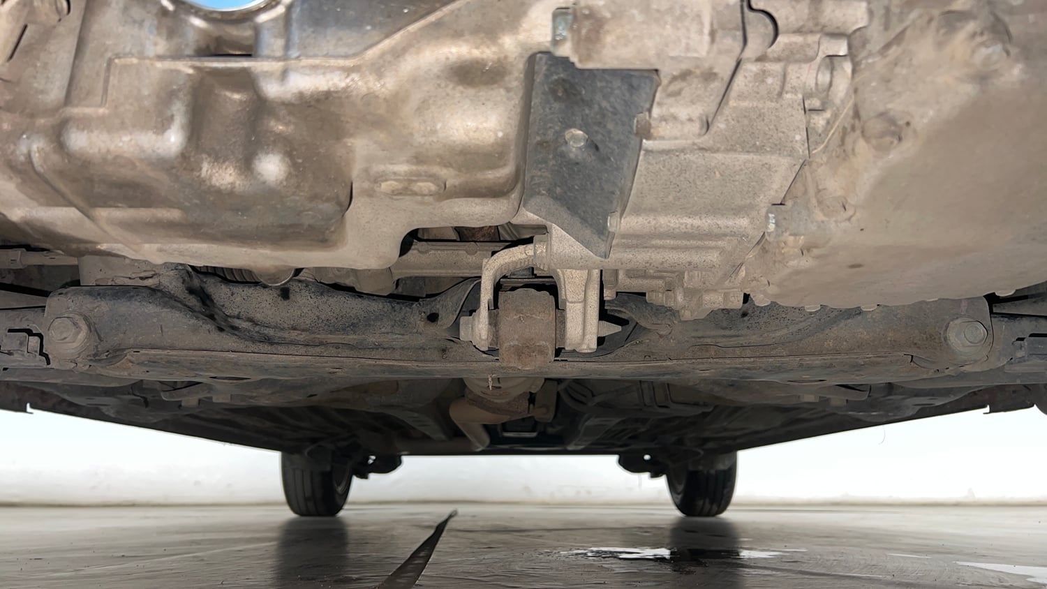 Used 2023 Honda Amaze VX 1.2 Petrol CVT Petrol Automatic extra FRONT LEFT UNDERBODY VIEW