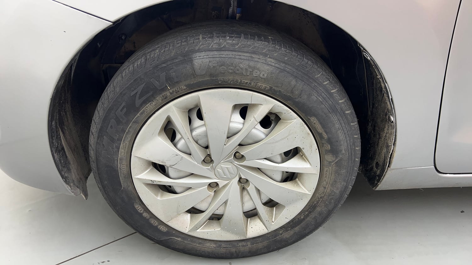 Used 2021 Maruti Suzuki Baleno Sigma Petrol Manual tyres LEFT FRONT TYRE RIM VIEW