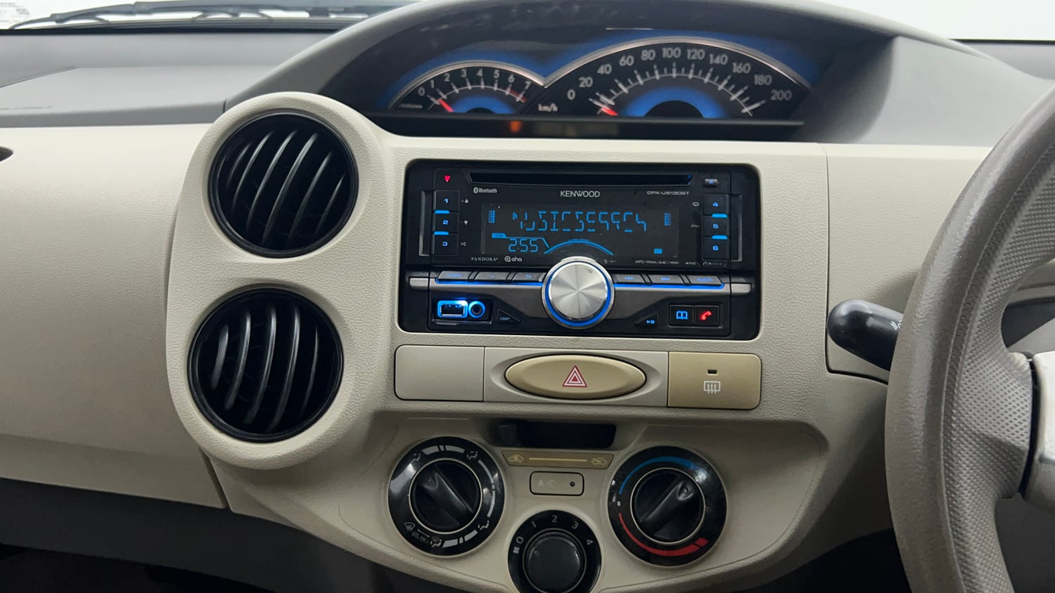 Used 2015 Toyota Etios Liva G Petrol Manual interior MUSIC SYSTEM & AC CONTROL VIEW