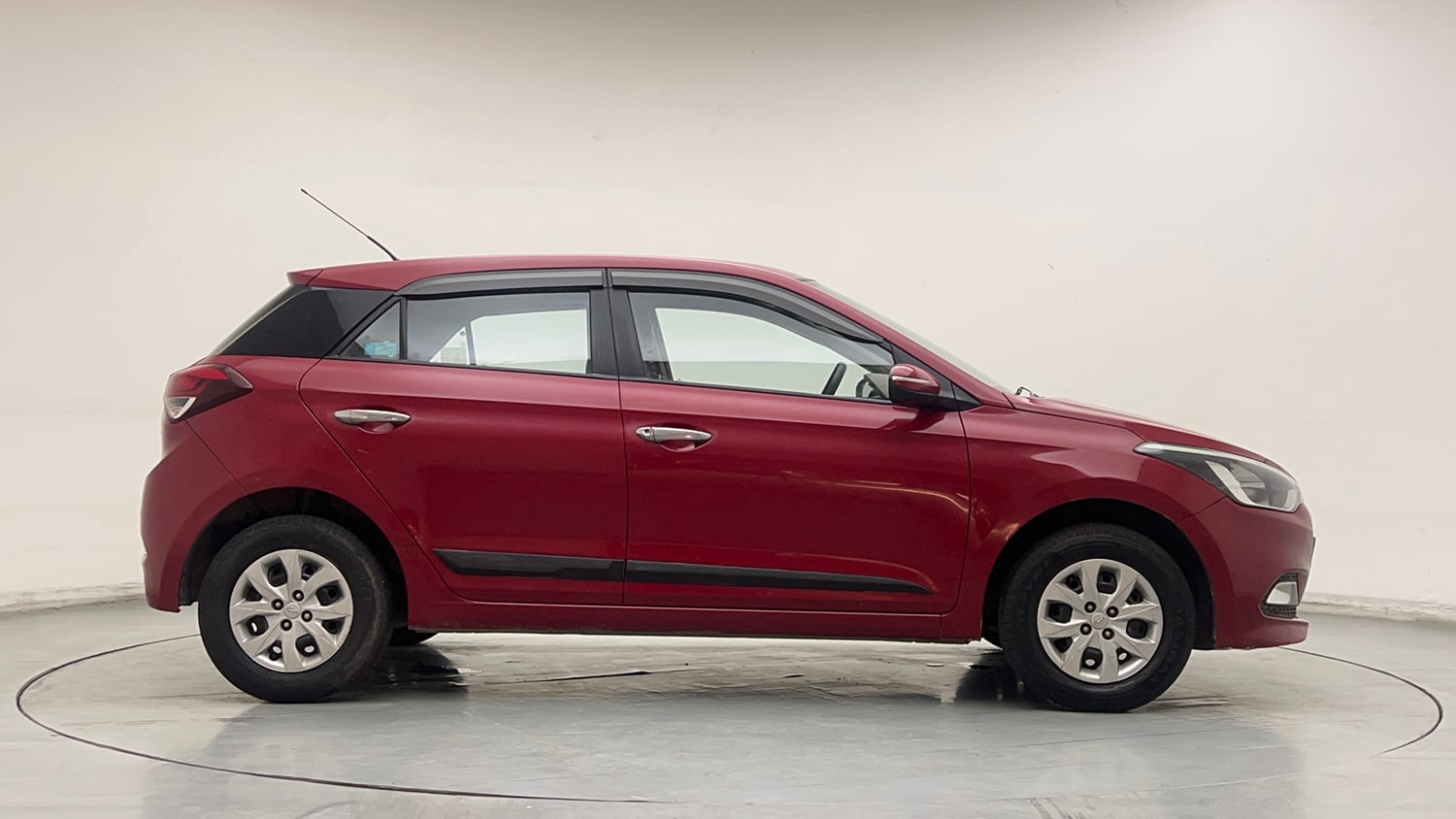 Used 2016 Hyundai Elite i20 Sportz 1.2 Petrol Manual exterior RIGHT SIDE VIEW