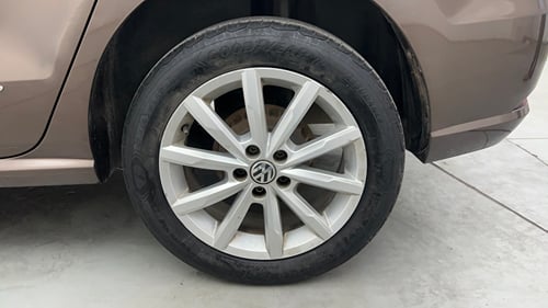 Used 2017 Volkswagen Ameo Highline Plus 1.5L AT (D)16 Alloy Diesel Automatic tyres LEFT REAR TYRE RIM VIEW
