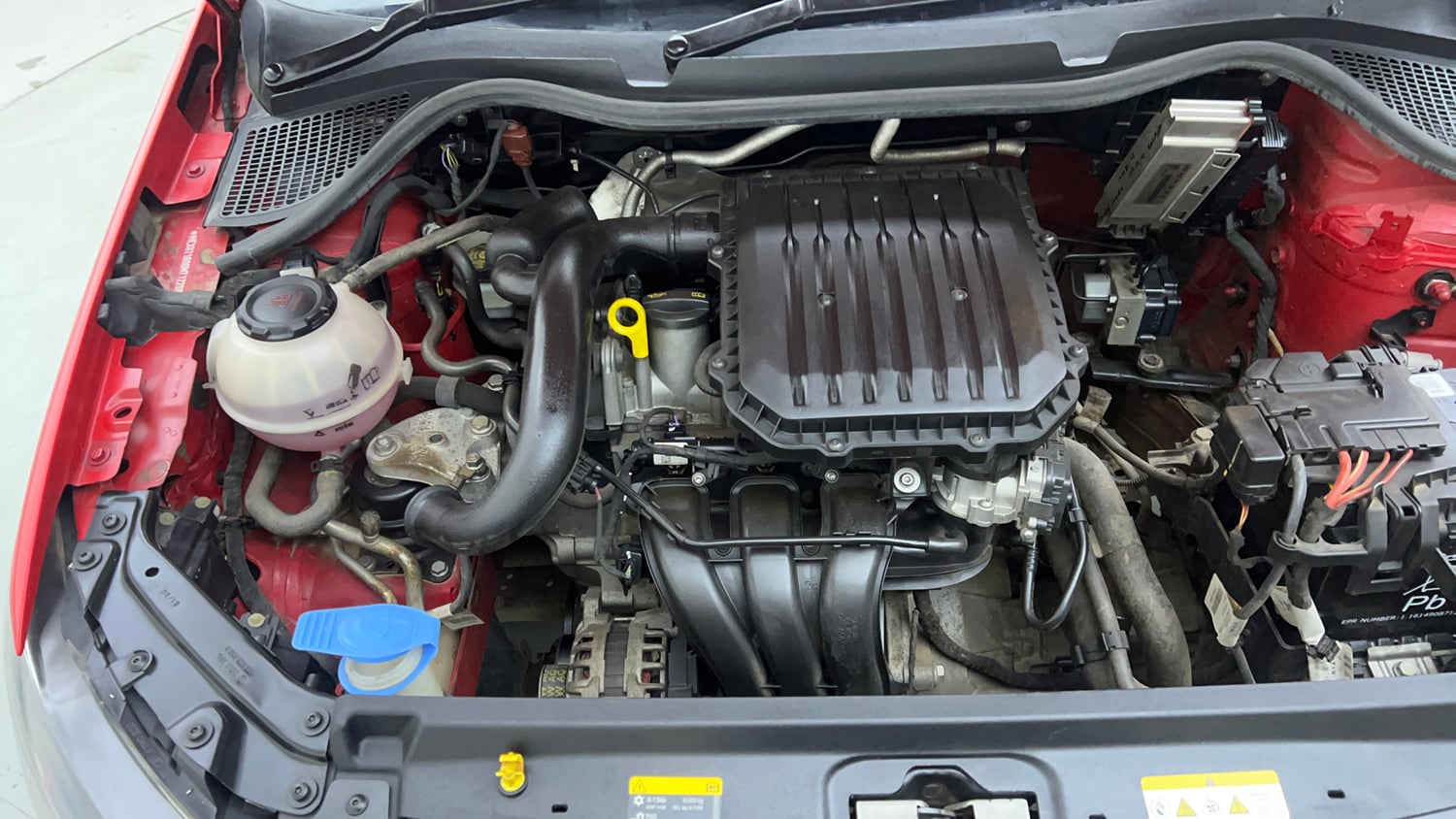 Used 2021 Volkswagen Polo Comfortline 1.0L MPI Petrol Manual engine ENGINE RIGHT SIDE VIEW