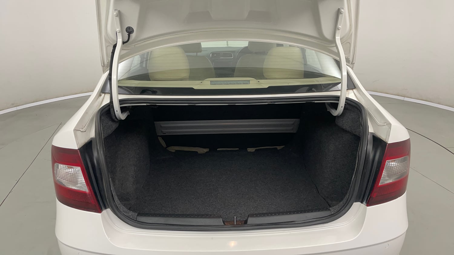 Used 2019 Skoda Rapid Ambition 1.6 MPI AT Petrol Automatic interior DICKY INSIDE VIEW