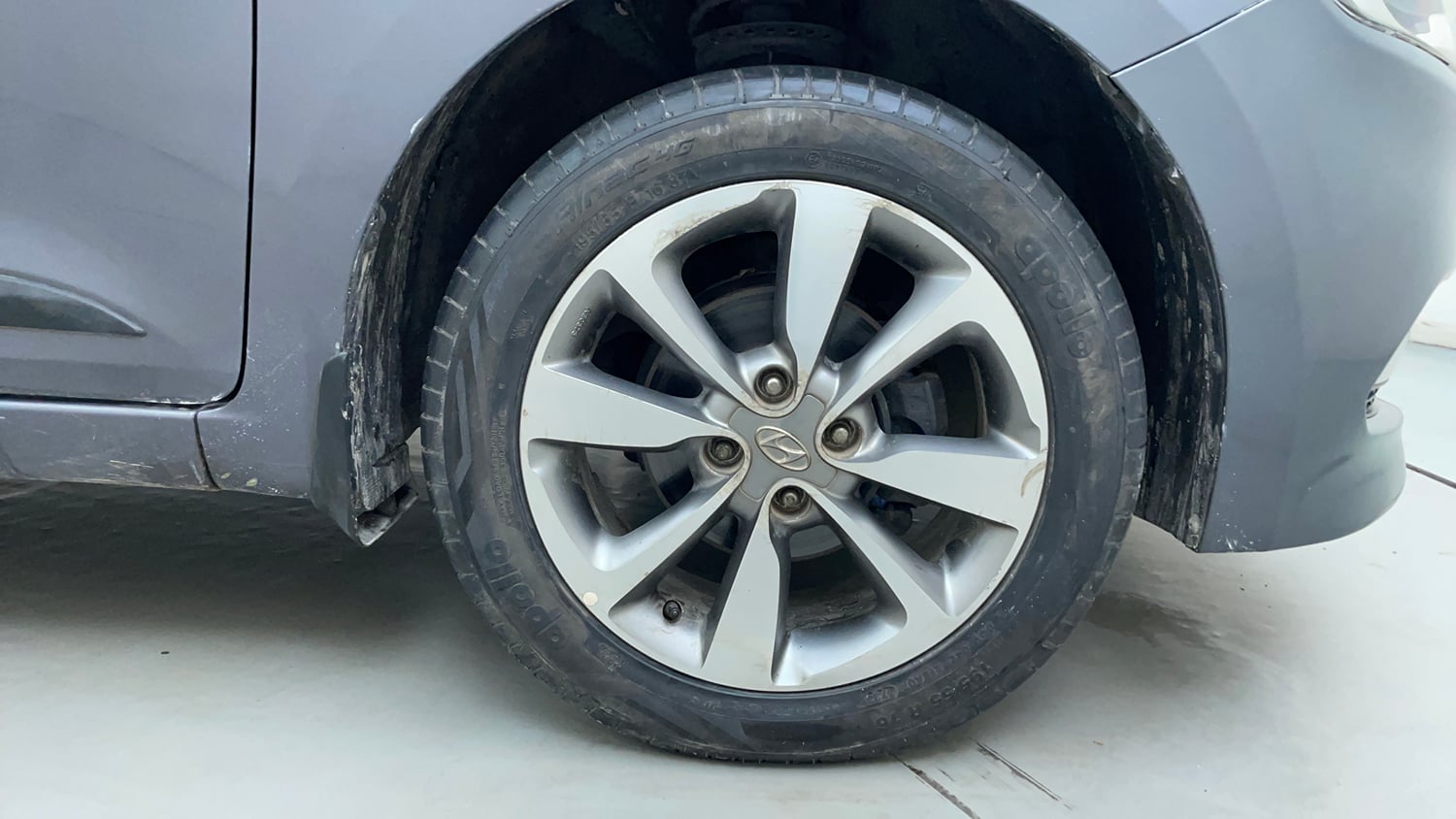 Used 2014 Hyundai Elite i20 Asta 1.2 Petrol Manual tyres RIGHT FRONT TYRE RIM VIEW