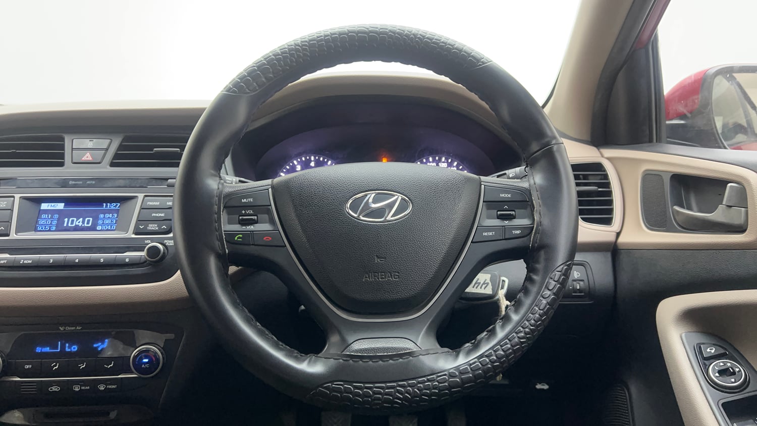 Used 2016 Hyundai Elite i20 Sportz 1.2 Petrol Manual interior STEERING VIEW