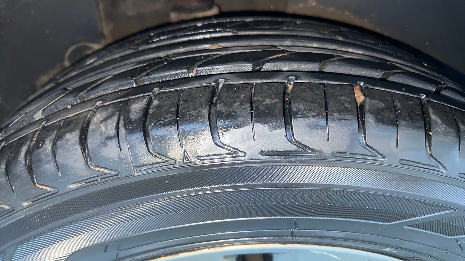 Used 2023 Kia Seltos HTX 1.5 Diesel AT Diesel Automatic tyres RIGHT REAR TYRE TREAD VIEW