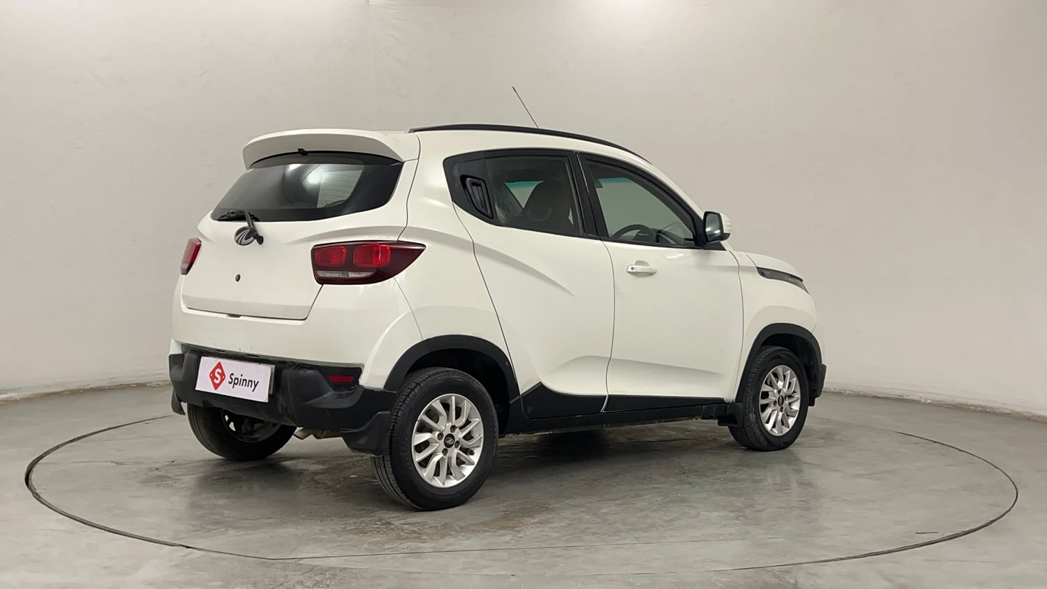 Used 2017 Mahindra KUV100 K6 D 6 STR Diesel Manual exterior RIGHT REAR CORNER VIEW