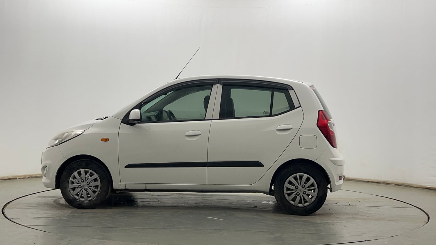 Used 2014 Hyundai i10 Sportz 1.1 iRDE2 Petrol Manual exterior LEFT SIDE VIEW