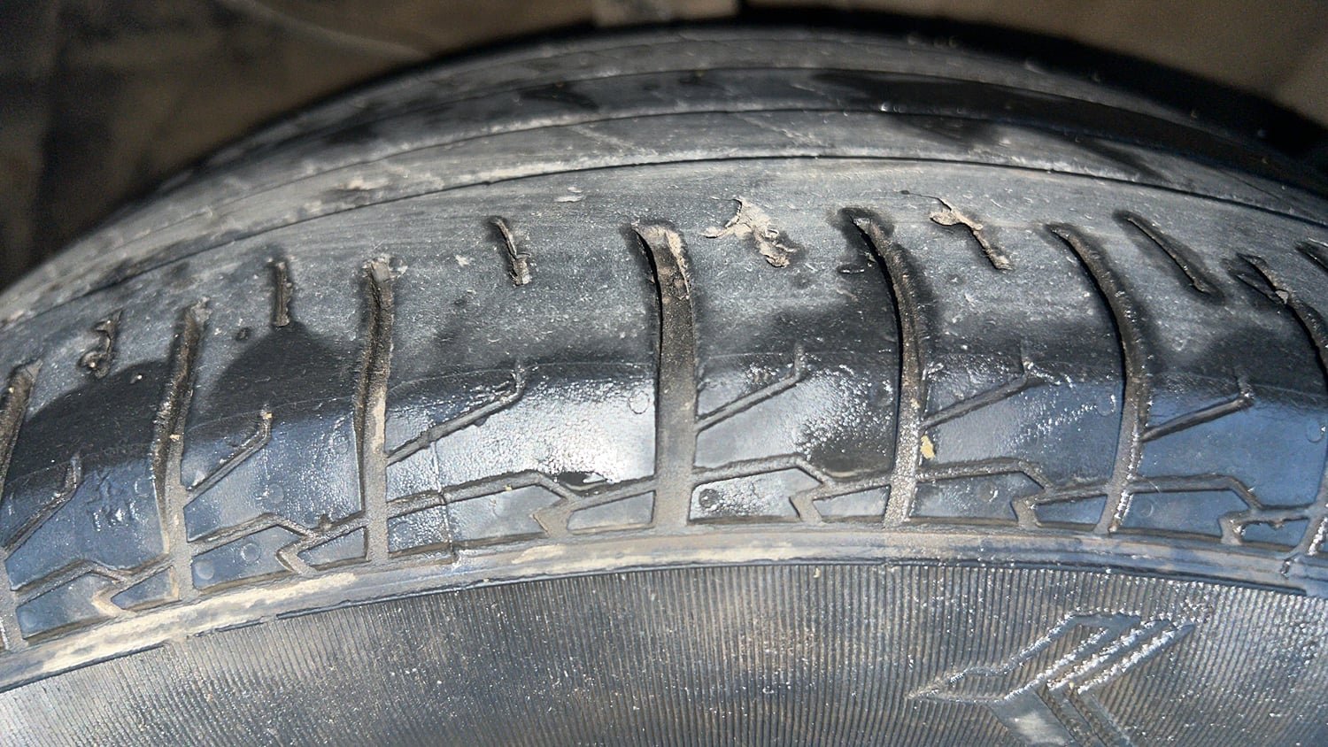 Used 2023 Kia Seltos HTX 1.5 Diesel AT Diesel Automatic tyres RIGHT FRONT TYRE TREAD VIEW