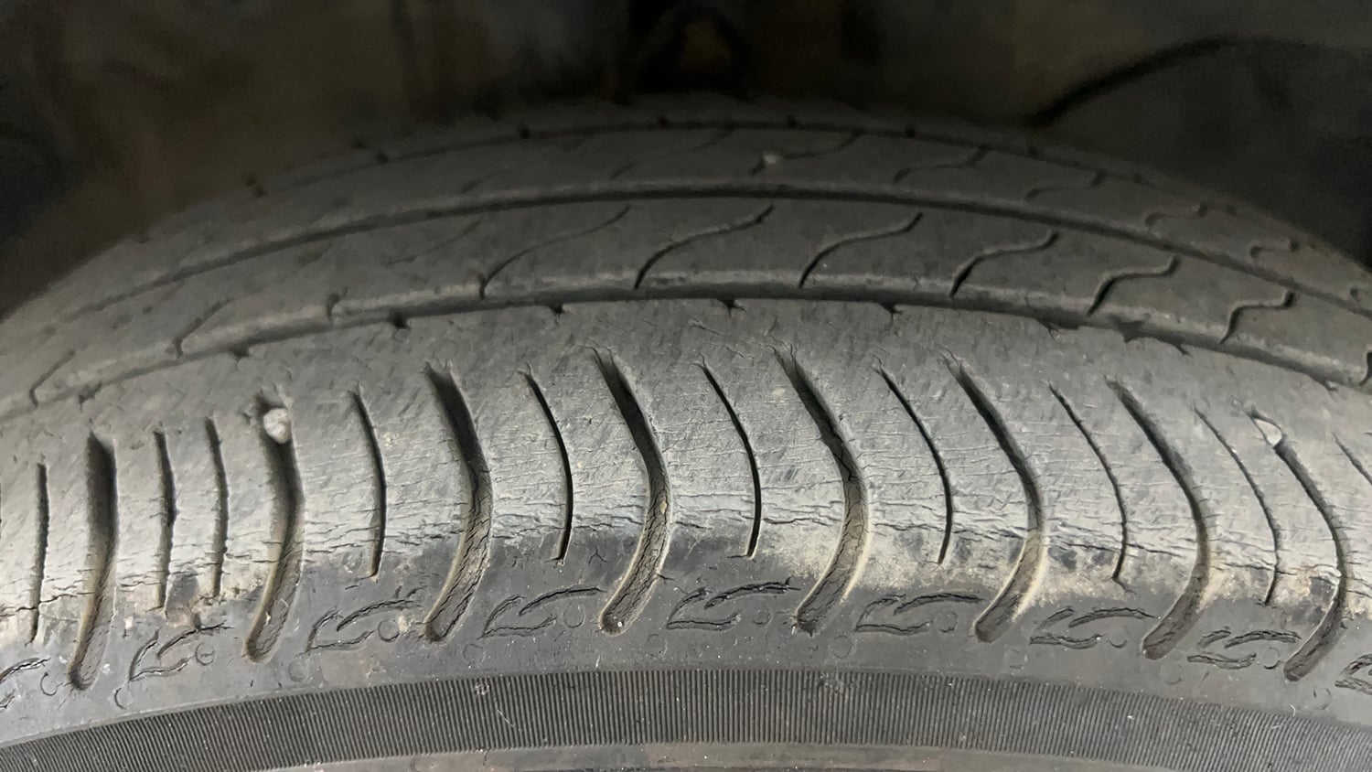 Used 2022 Honda Amaze VX CVT 1.2 Petrol Petrol Automatic tyres RIGHT FRONT TYRE TREAD VIEW
