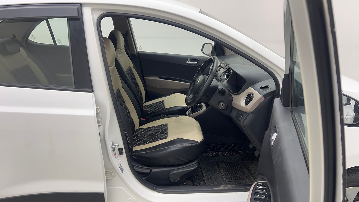 Used 2017 Hyundai Xcent S 1.1 CRDi Diesel Manual interior RIGHT SIDE FRONT DOOR CABIN VIEW