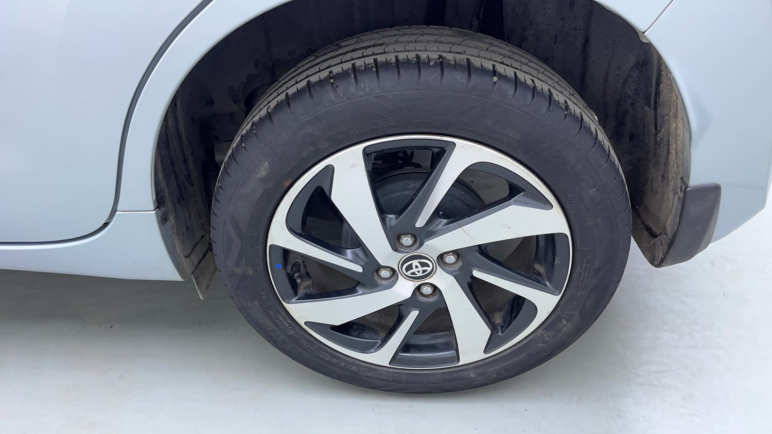 Used 2024 Toyota Glanza V Petrol Manual tyres LEFT REAR TYRE RIM VIEW
