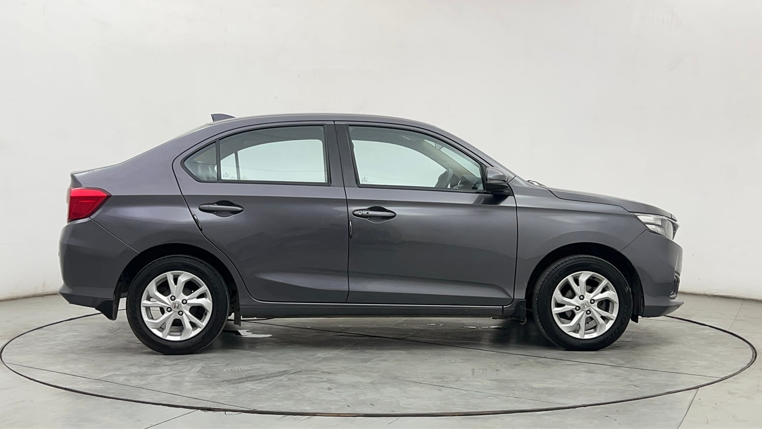 Used 2019 Honda Amaze 1.2 VX CVT Petrol Petrol Automatic exterior RIGHT SIDE VIEW