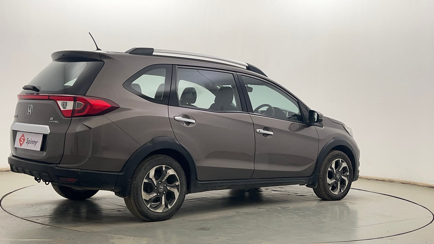 Used 2017 Honda BR-V V CVT Petrol Petrol Automatic exterior RIGHT REAR CORNER VIEW