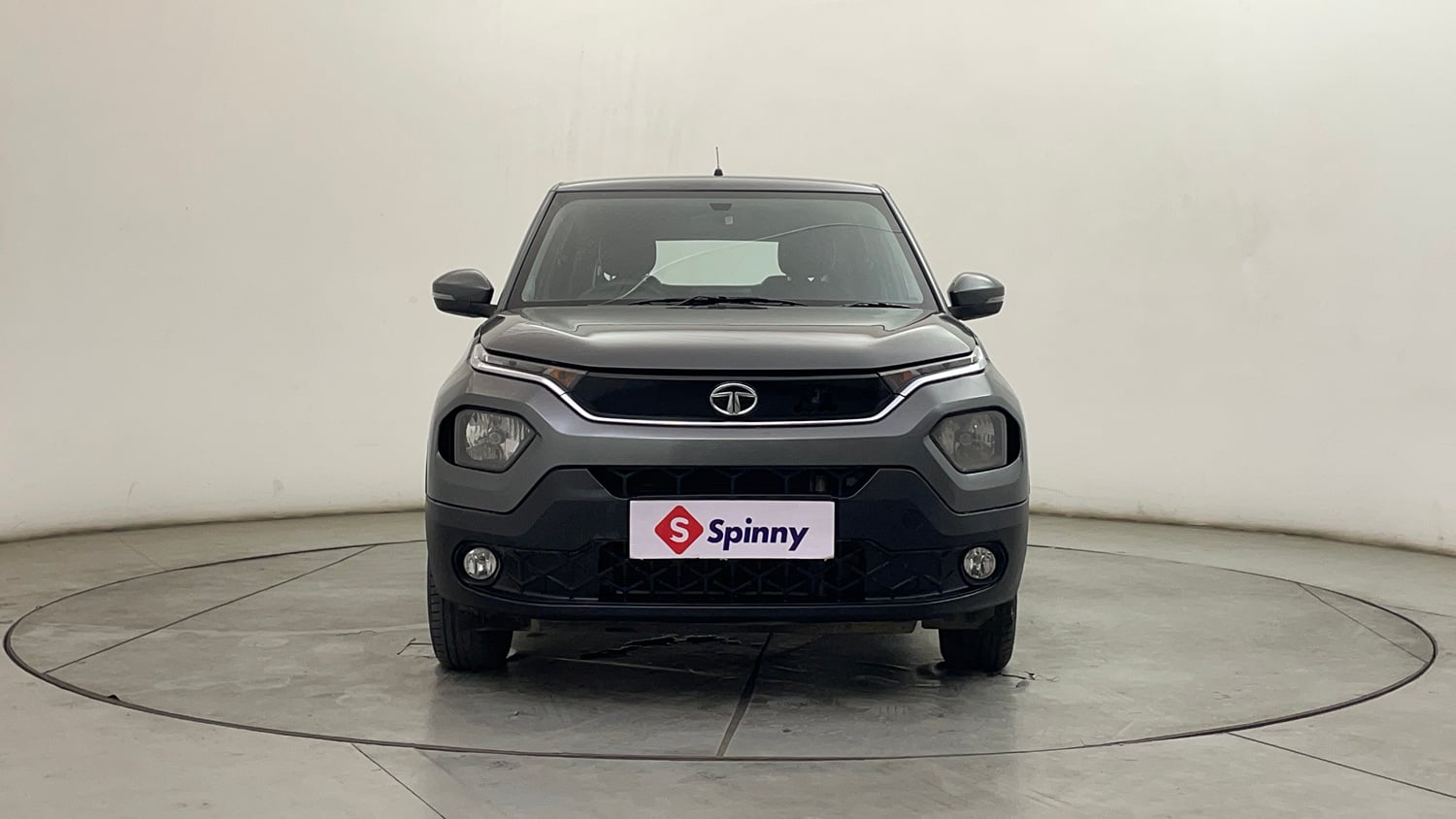 Used 2023 Tata Punch Accomplished MT Petrol Manual exterior FRONT VIEW