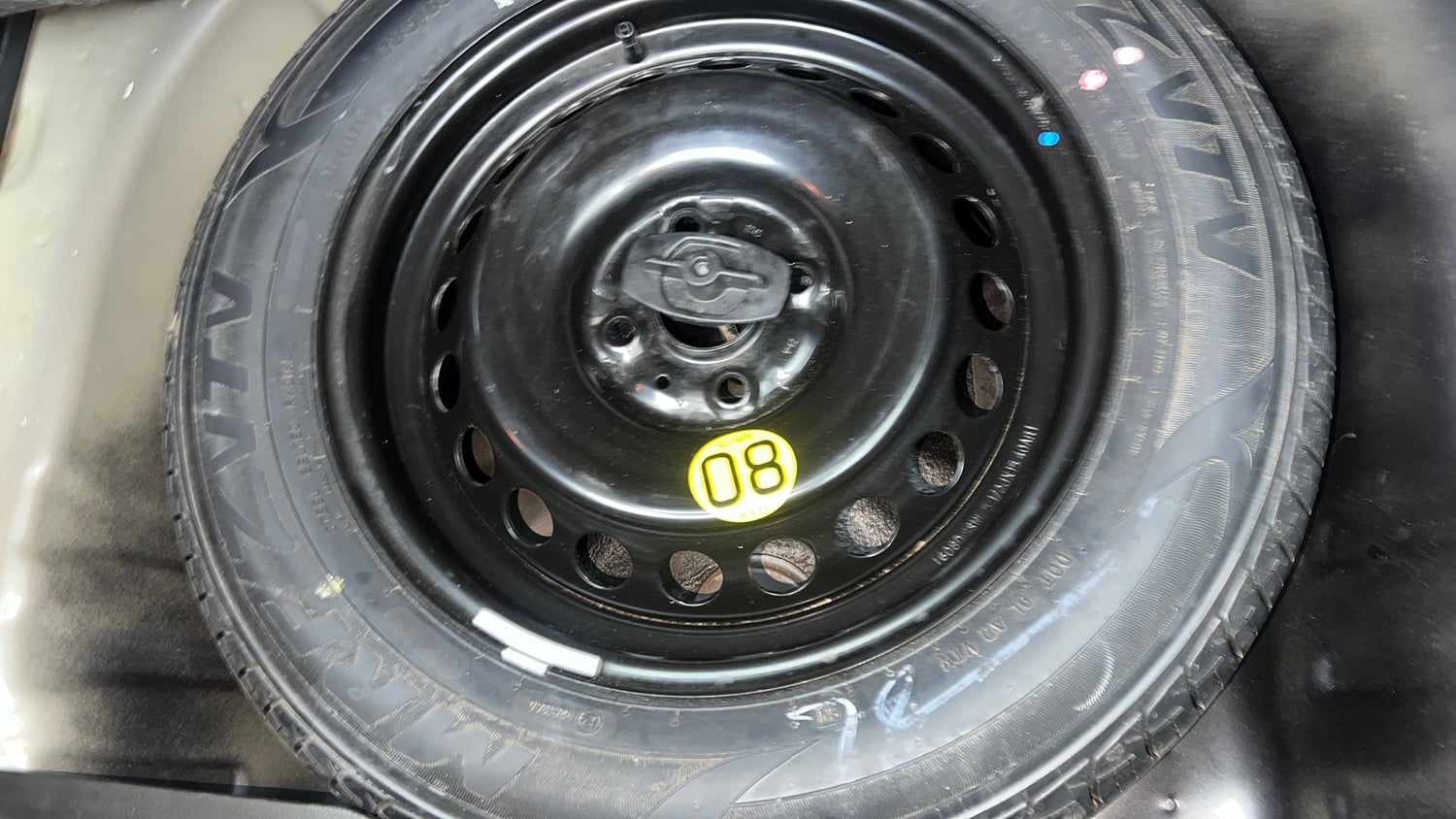 Used 2016 Maruti Suzuki Baleno Zeta 1.2 AT Petrol Automatic tyres SPARE TYRE VIEW