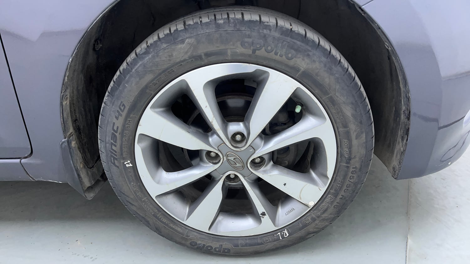 Used 2017 Hyundai Elite i20 Asta 1.2 Petrol Manual tyres RIGHT FRONT TYRE RIM VIEW