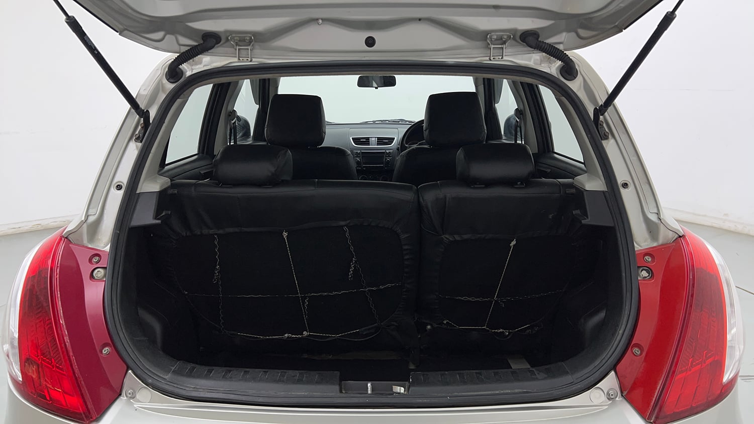 Used 2015 Maruti Suzuki Swift VXi Petrol Manual interior DICKY INSIDE VIEW