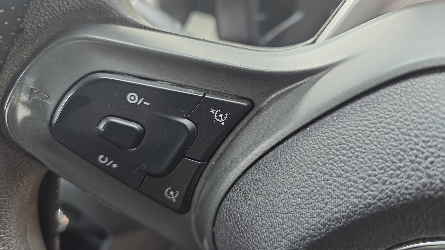 Used 2023 Tata Punch Accomplished MT Petrol Manual top_features Cruise control