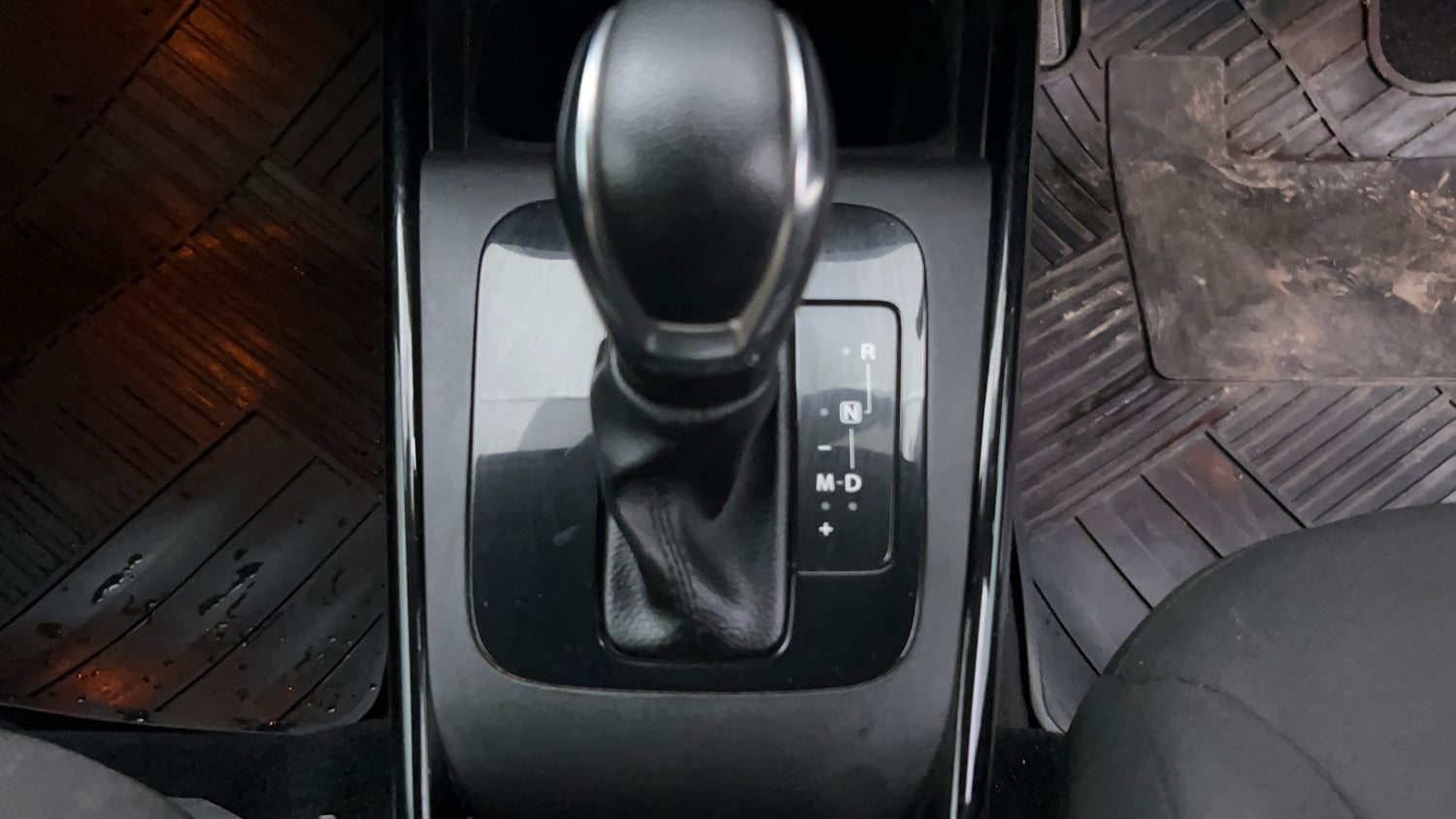 Used 2025 Toyota Glanza V AMT Petrol Automatic interior GEAR  KNOB VIEW