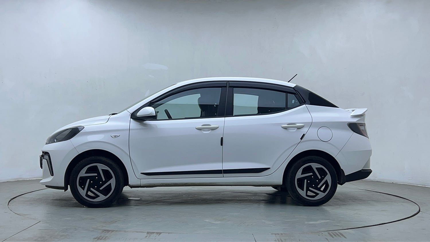 Used 2025 Hyundai Aura S 1.2 Petrol Petrol Manual exterior LEFT SIDE VIEW