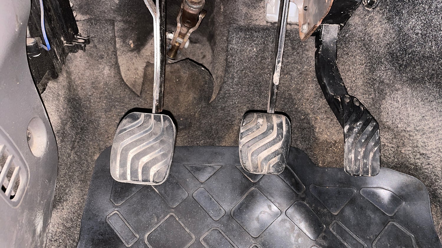 Used 2016 Datsun Redi-GO T (O) Petrol Manual interior PEDALS VIEW