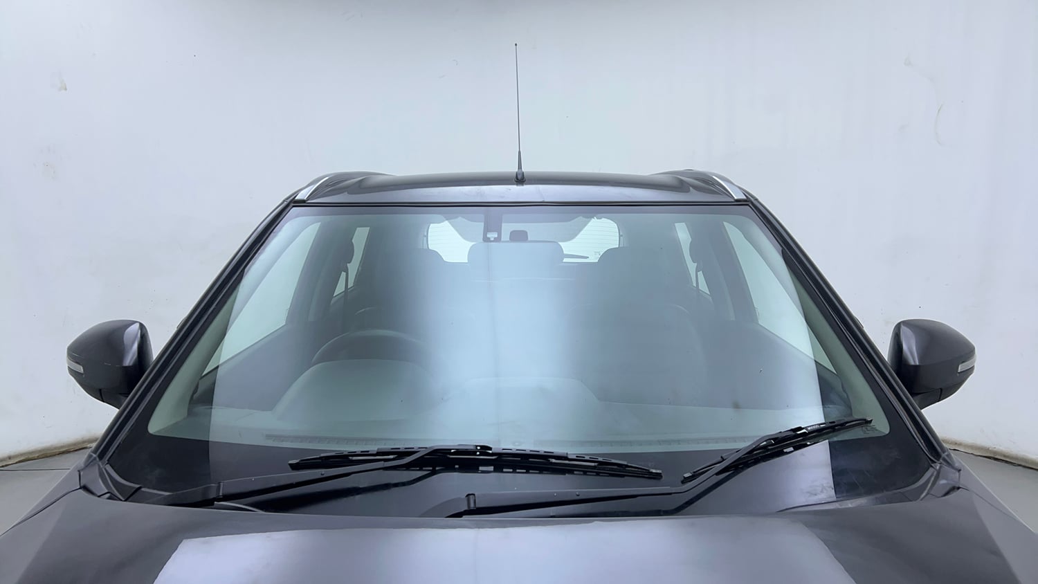 Used 2018 Maruti Suzuki Vitara Brezza [2016-2020] ZDi Plus Diesel Manual exterior FRONT WINDSHIELD VIEW