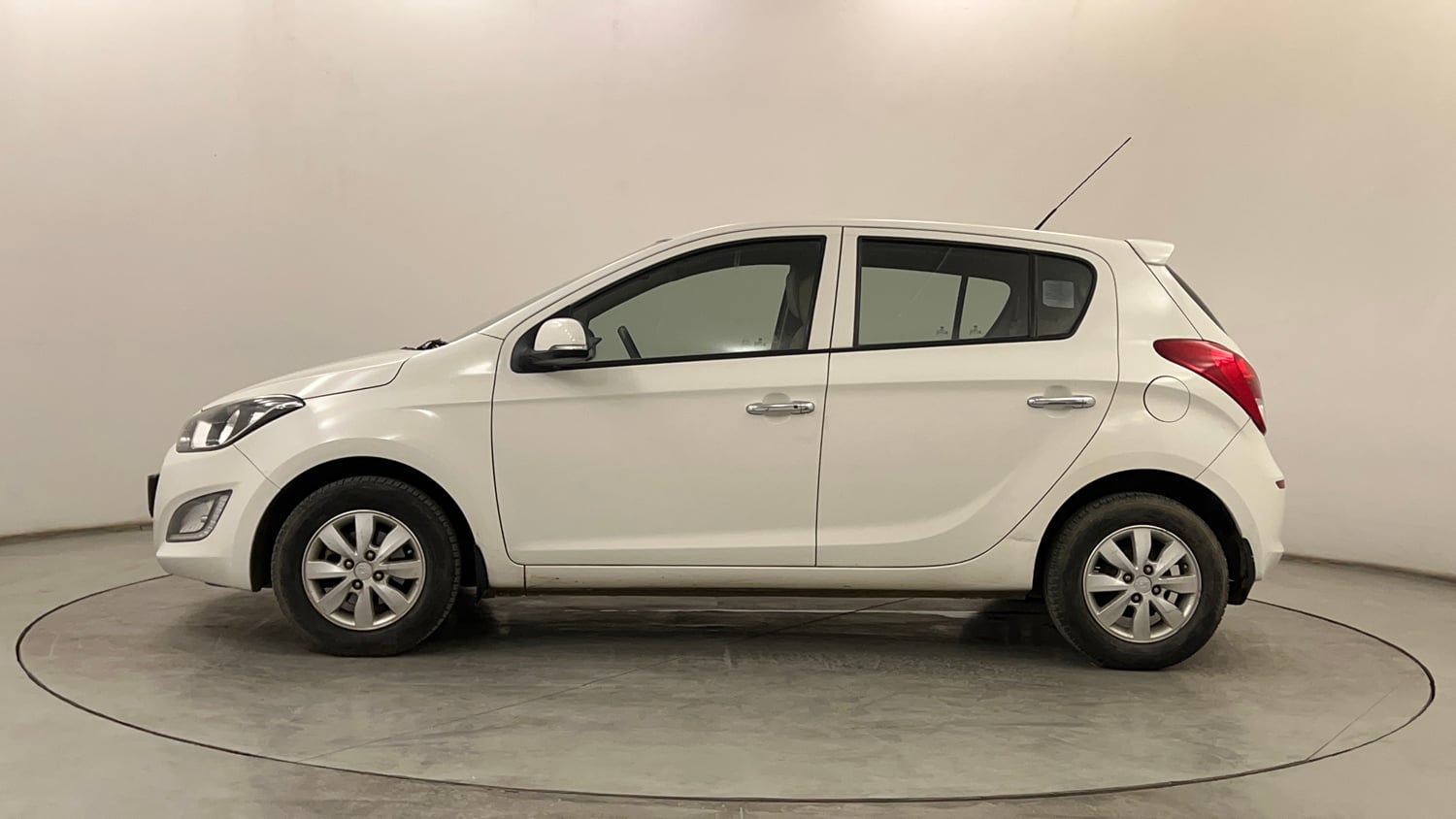 Used 2013 Hyundai i20 Asta 1.2 Petrol Manual exterior LEFT SIDE VIEW
