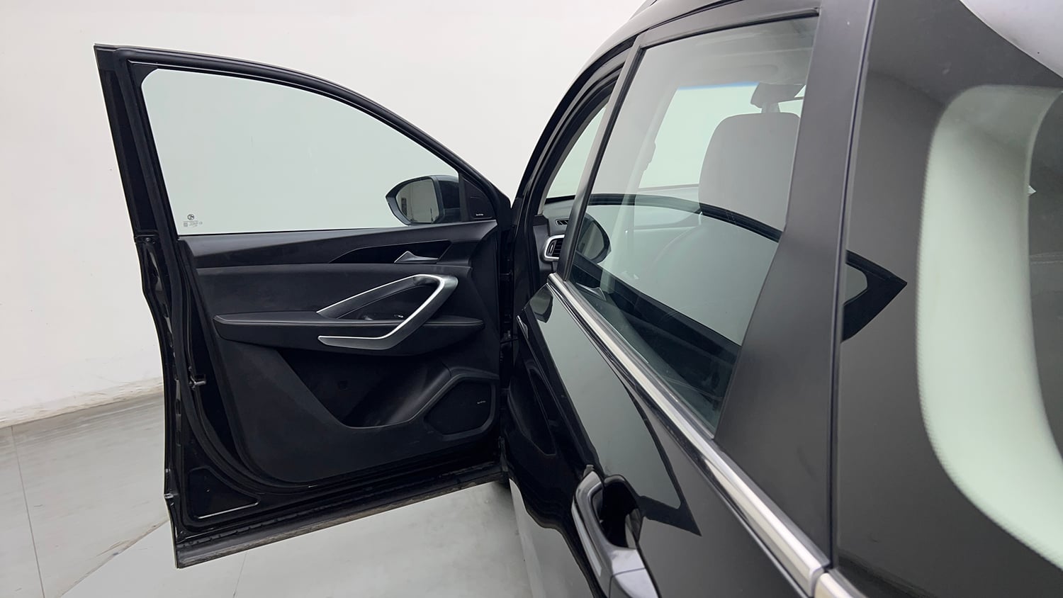 Used 2022 MG Motors Hector Sharp 2.0 Diesel Turbo MT Diesel Manual interior LEFT FRONT DOOR OPEN VIEW
